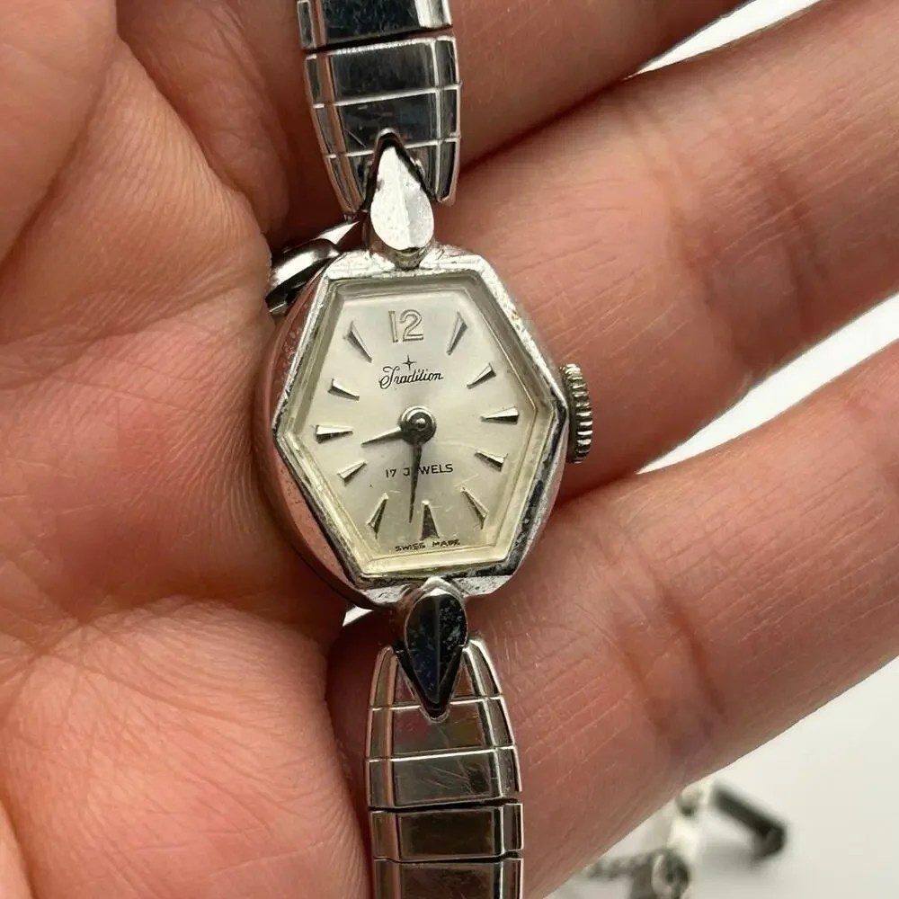 Vintage Tradition 17 Jewels Silver-tone Mechanical Ladies' Watch New Battery
